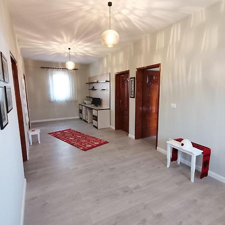 Leatis Apartment Дуррес Экстерьер фото